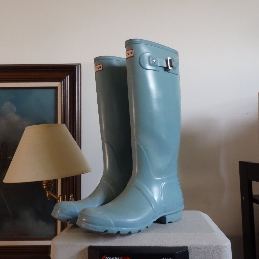 original tall Hunter light blue rubber rain boots wellies size 9